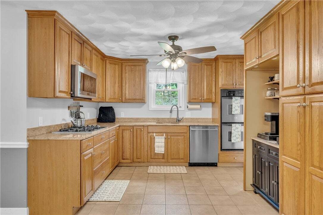 House in Coventry, Rhode Island, United States 5 - 18594169