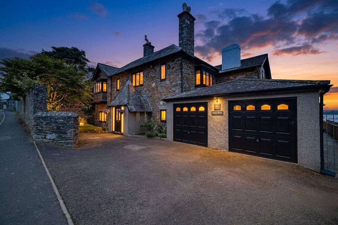 House in Saltash, England 1 - 18316103