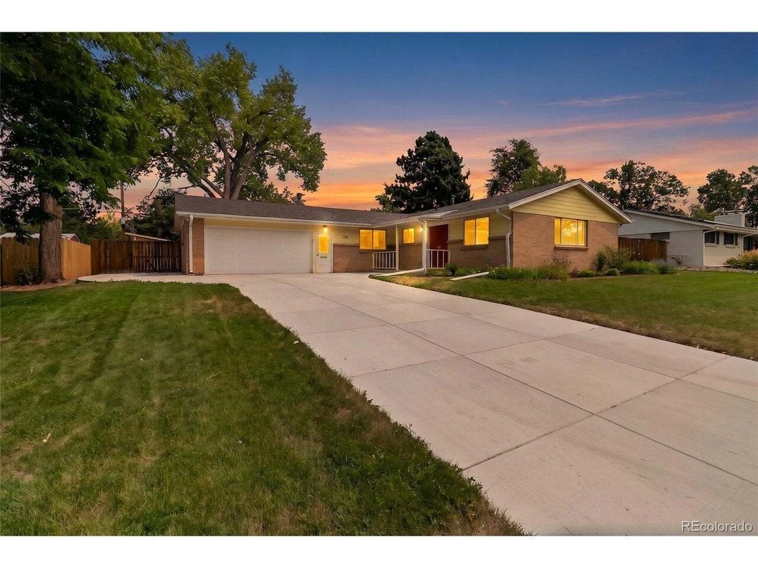 House in Littleton, Colorado, United States 1 - 18594598