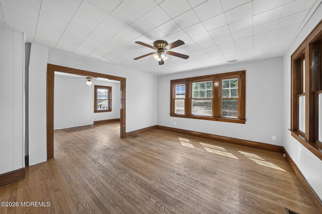House in Neptune Township, New Jersey, United States 4 - 18594112