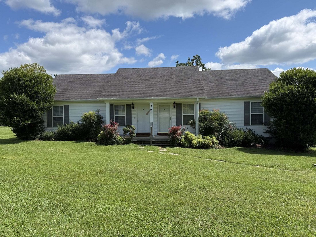 Portland, Tennessee, United States 1 - 18594468