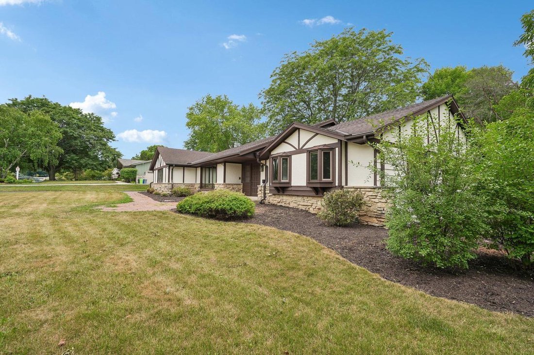 House in Brookfield, Wisconsin, United States 2 - 18594132