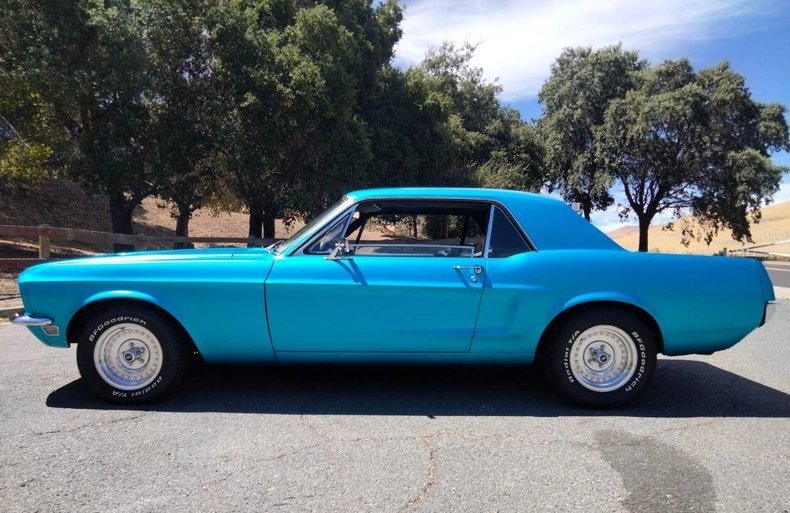 Coupe in Glendale, United States 5 - 18594704