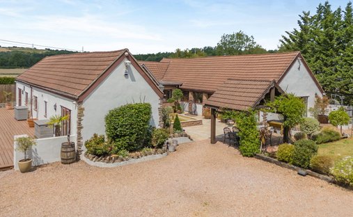 Casa a Coedkernew, Galles 1