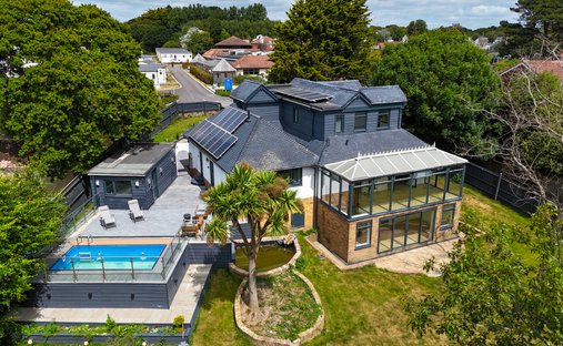 Haus in Milford-on-Sea, England 1