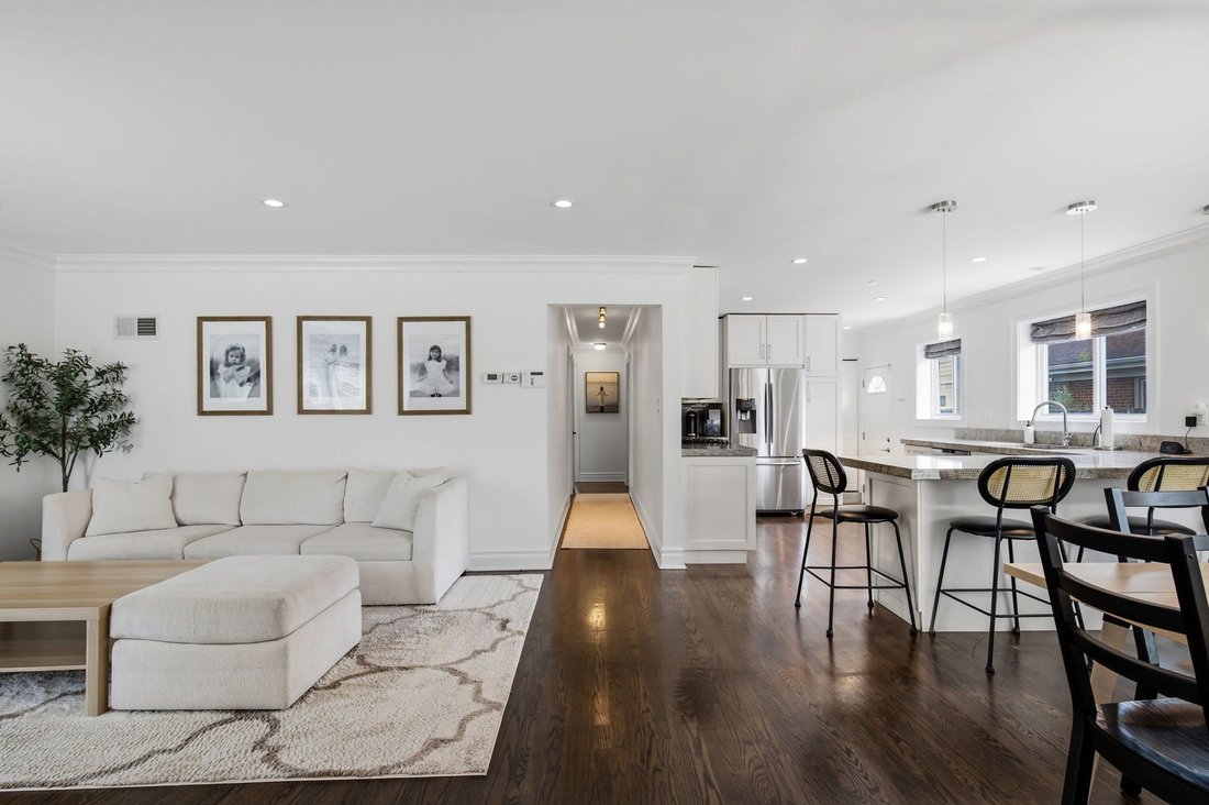 House in Skokie, Illinois, United States 3 - 18594650