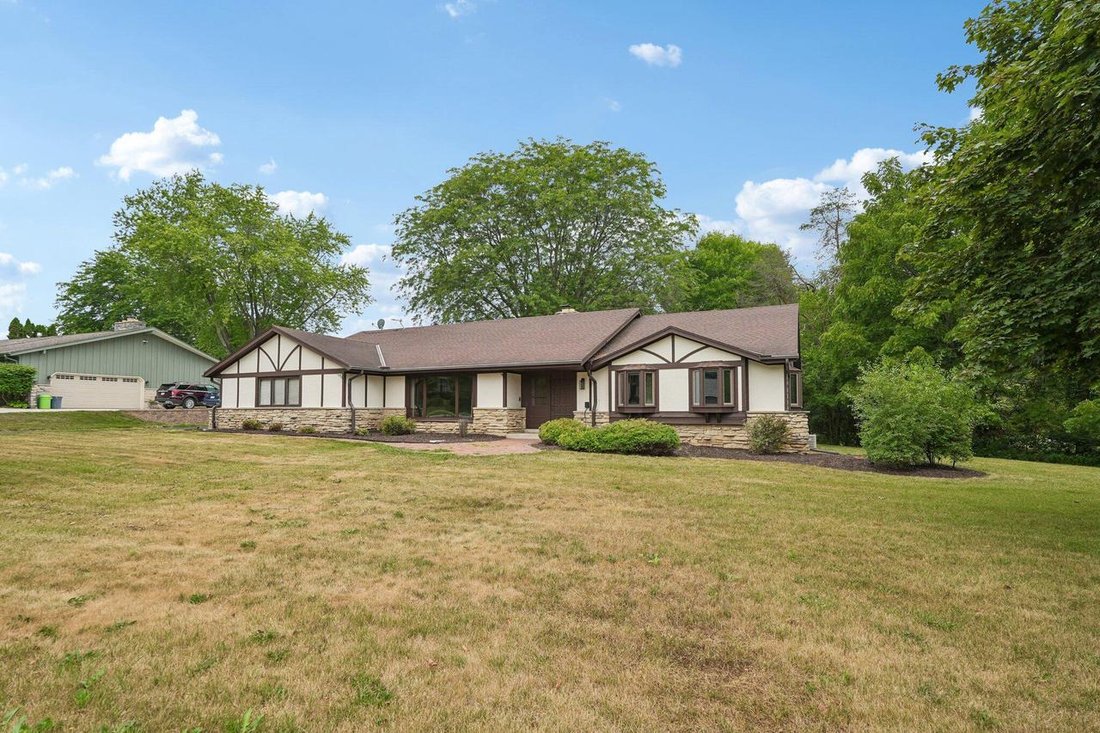 House in Brookfield, Wisconsin, United States 3 - 18594132