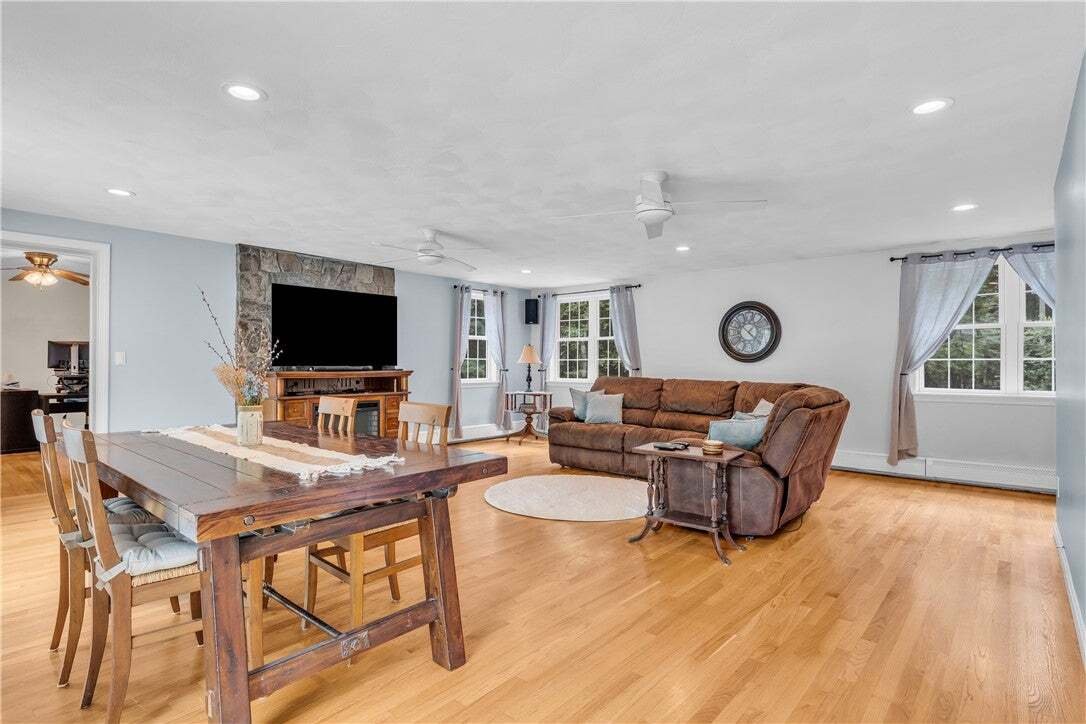 House in Coventry, Rhode Island, United States 3 - 18594169