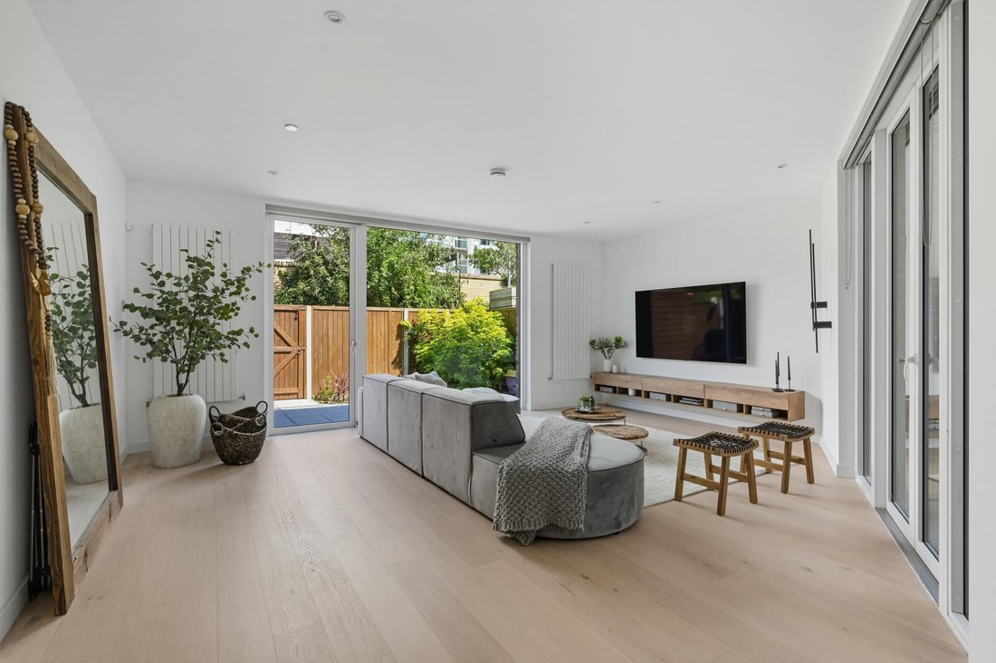 Townhouse in Victoria Docks, Newham, England 1 - 18265384