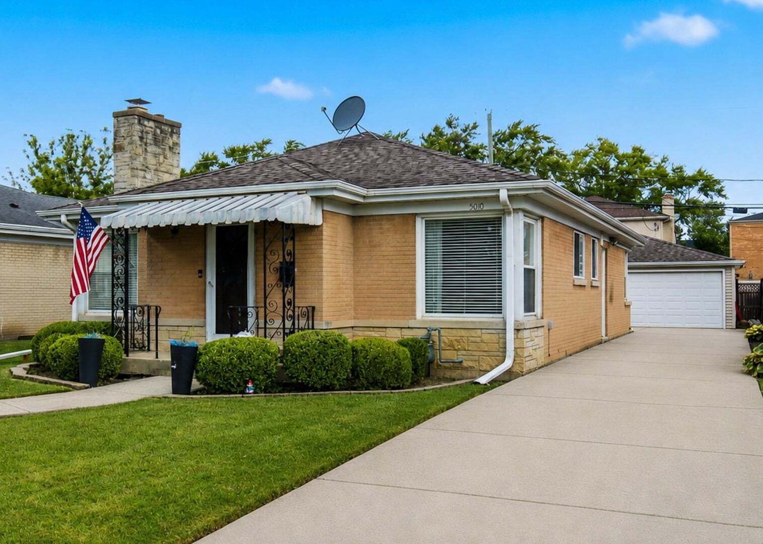 House in Skokie, Illinois, United States 2 - 18594650