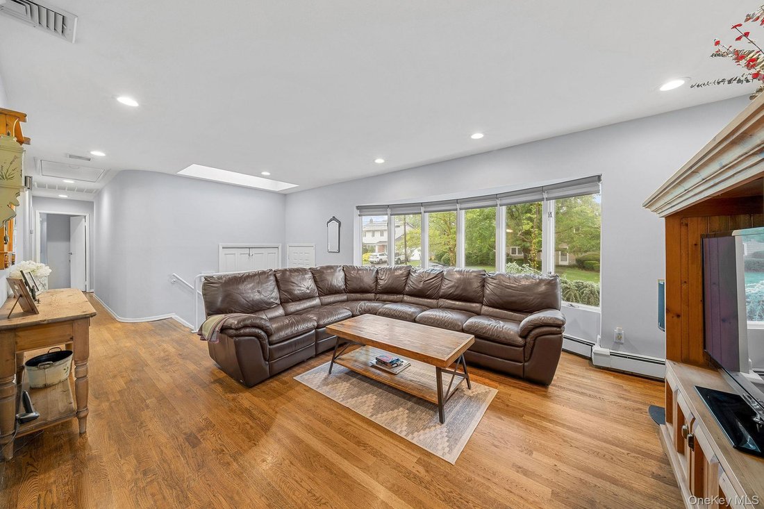 House in Jericho, New York, United States 5 - 18594599