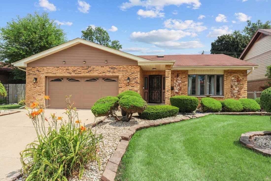 House in Mount Prospect, Illinois, United States 1 - 18594672