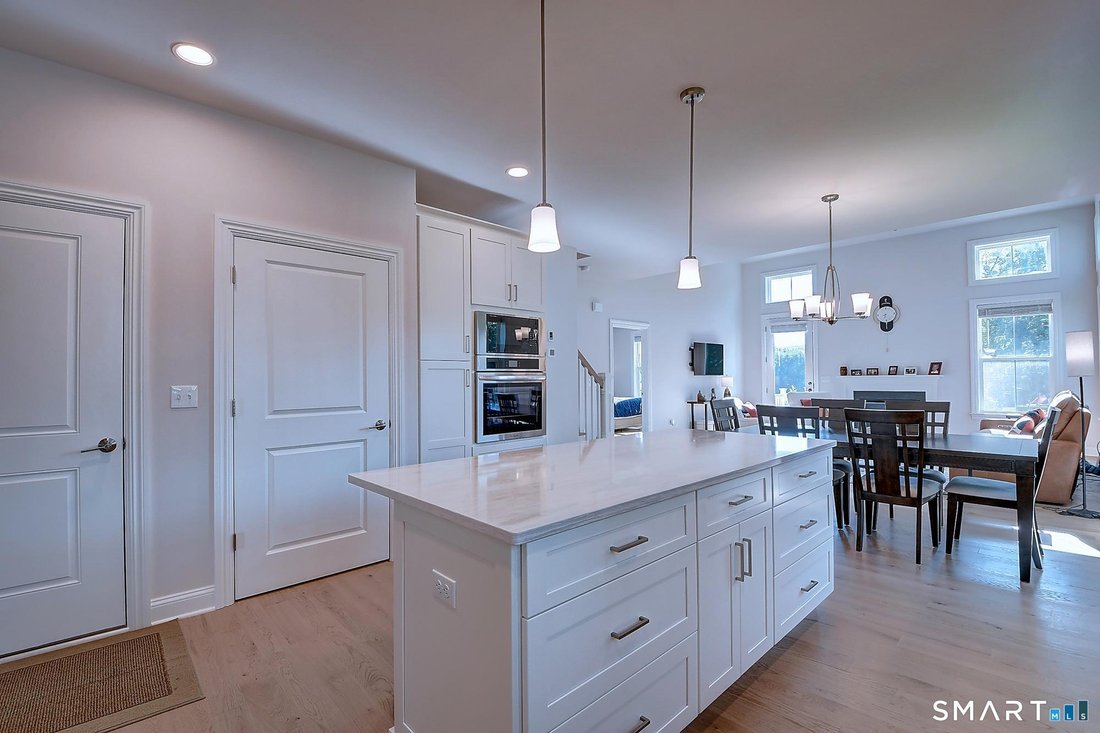 Condo in Cheshire, Connecticut, United States 5 - 18594231