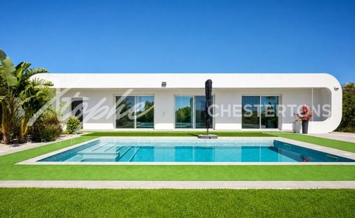 Villa in Loule (Sao Clemente), Algarve, Portugal 1