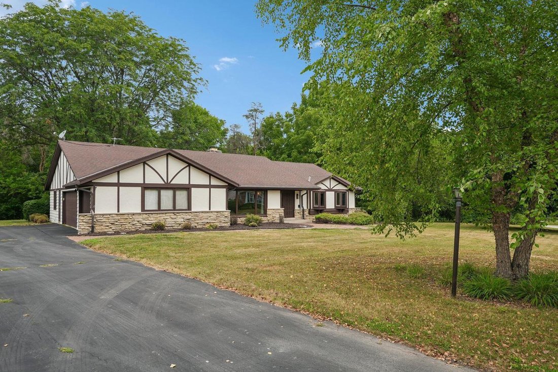 House in Brookfield, Wisconsin, United States 5 - 18594132