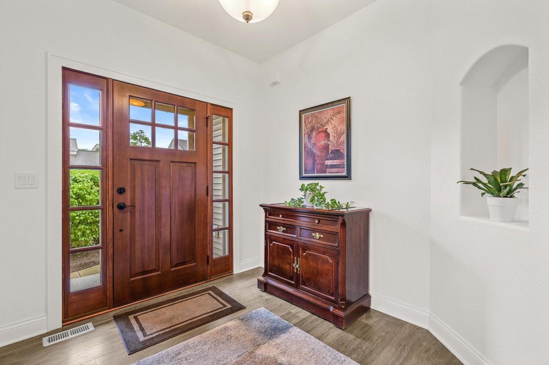 House in Waukesha, Wisconsin, United States 5 - 18594146