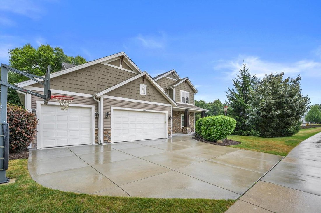 House in Waukesha, Wisconsin, United States 3 - 18594146