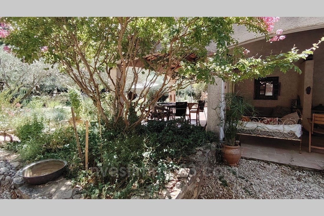 Villa in Neoules, Provence-Alpes-Côte d'Azur, France 4 - 18595073