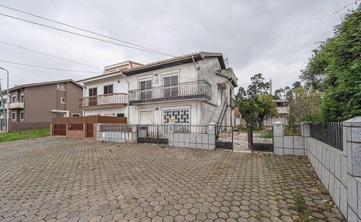 Villa in Serzedo e Perosinho, Porto District, Portugal 1
