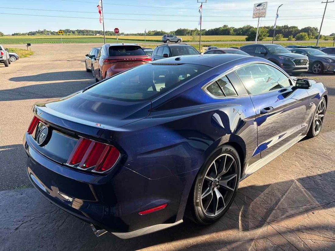 Coupe in Loretto, MN, United States 5 - 18595148