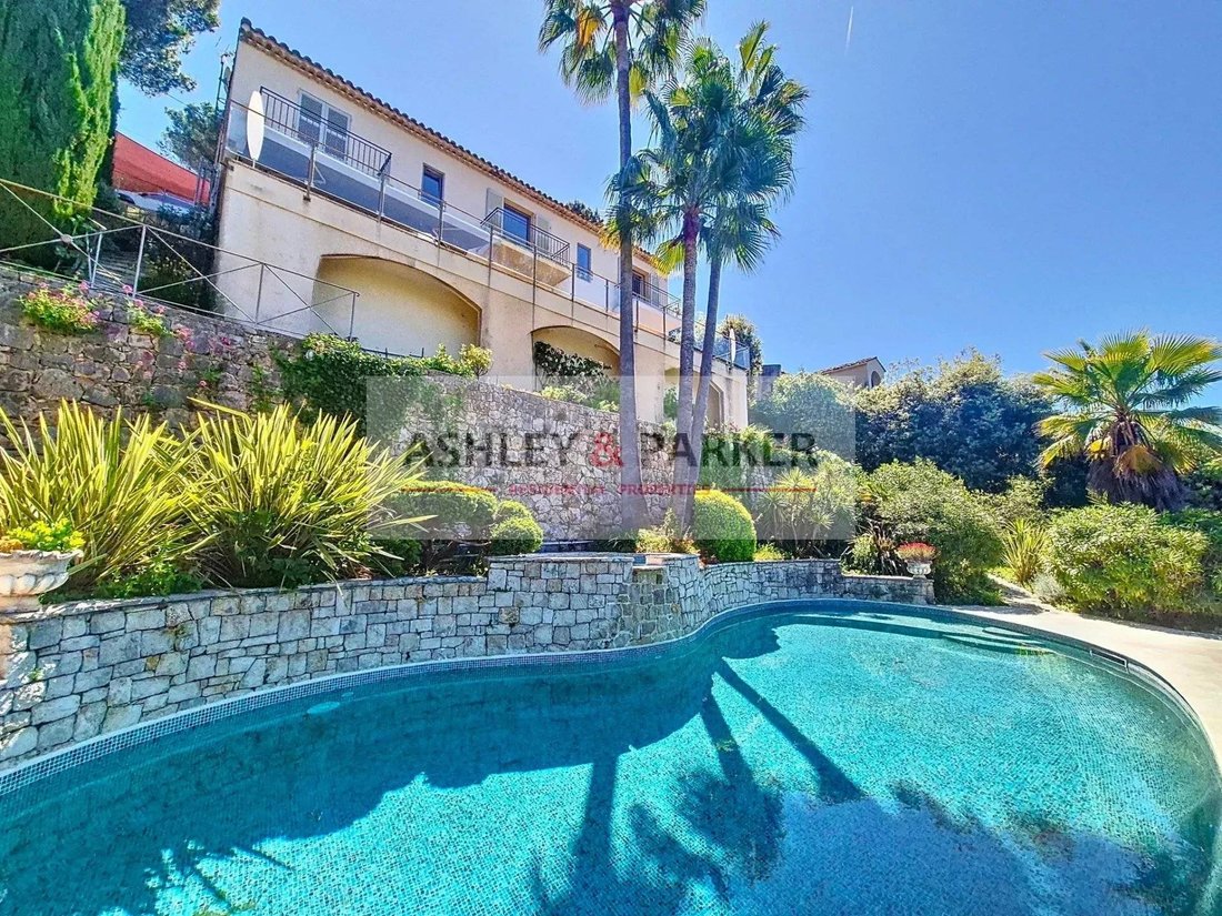 Villa in Nice, Provence-Alpes-Côte d'Azur, France 1 - 15675297