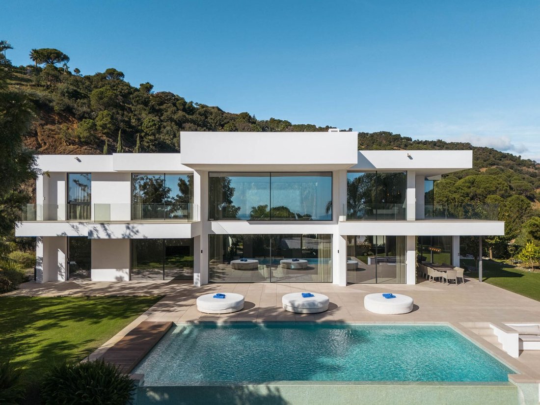 Villa in Benahavis, Andalusia, Spain 1 - 18595087