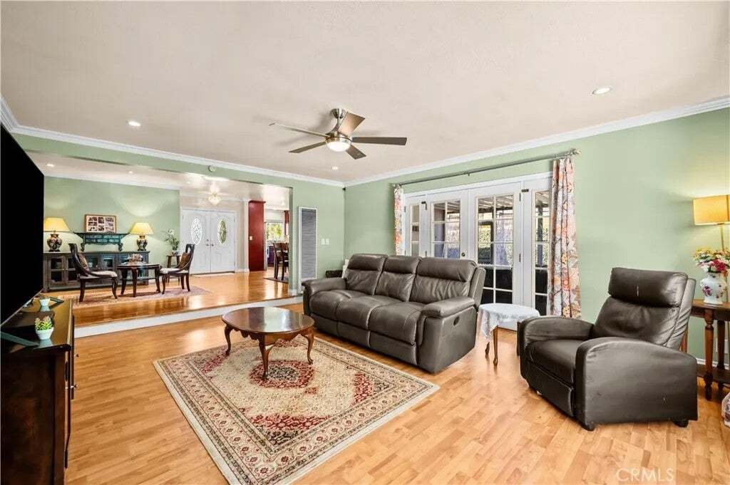 House in Signal Hill, California, United States 3 - 18595014