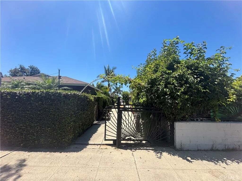 Los Angeles, California, United States 1 - 18595058