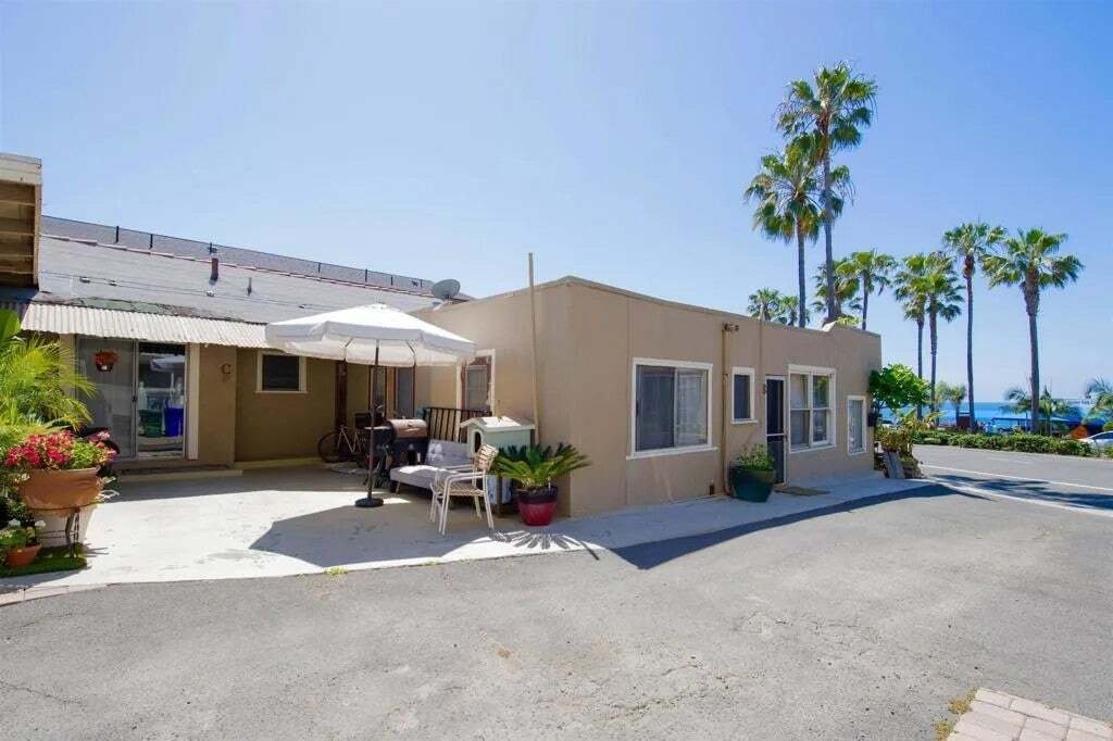 Carlsbad, California, United States 5 - 18595054