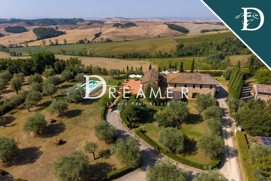 Farm Ranch in Castelnuovo Berardenga, Tuscany, Italy 1 - 18595431