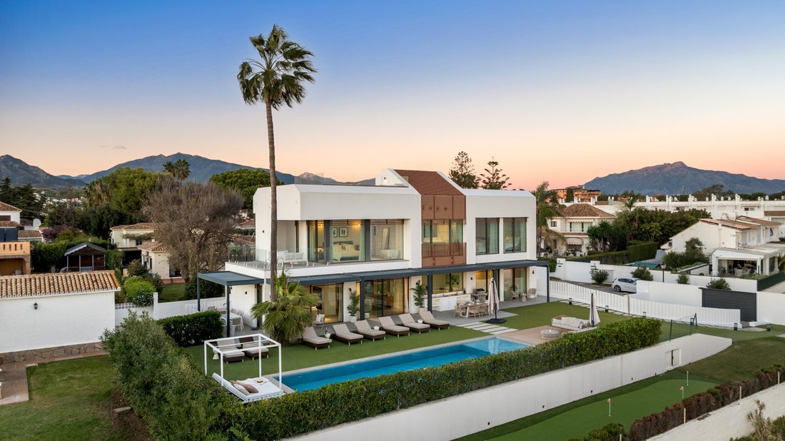 Villa in Estepona, Andalusia, Spain 2 - 18595090