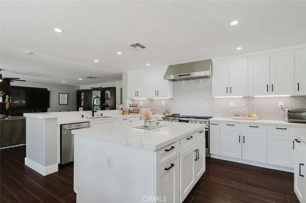 House in Castaic, California, United States 5 - 18016236