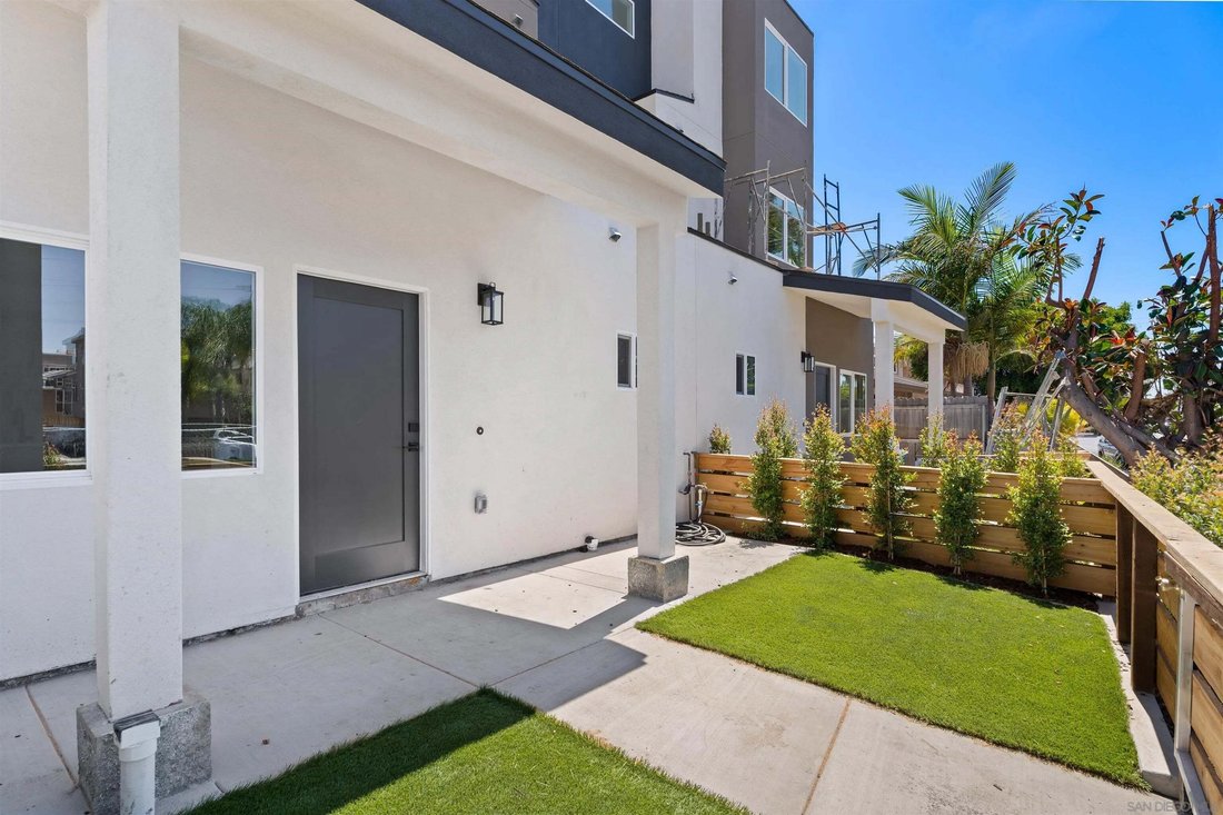 San Diego, California, United States 3 - 18594991