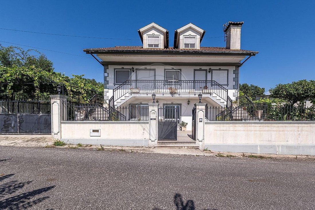 Villa in Ferreiros, Prozelo e Besteiros, Braga, Portugal 1 - 18595099