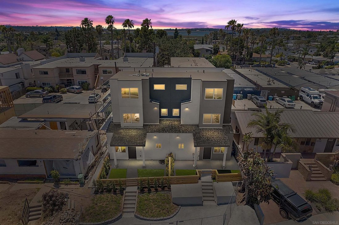 San Diego, California, United States 4 - 18594991