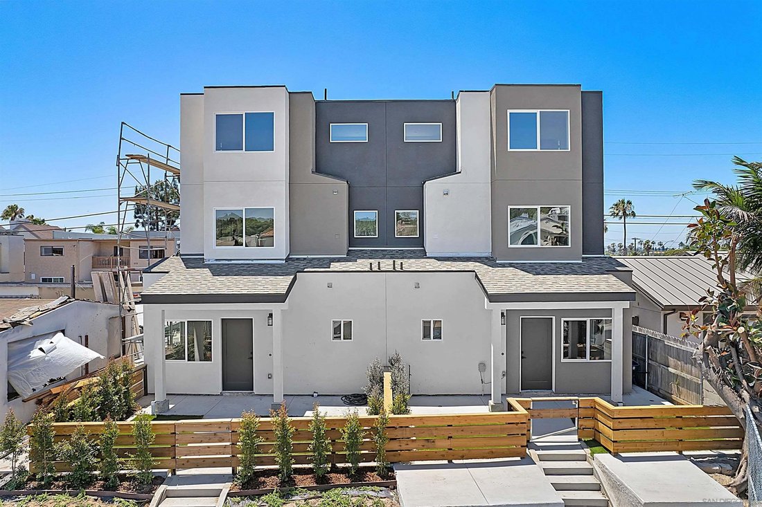 San Diego, California, United States 2 - 18594991