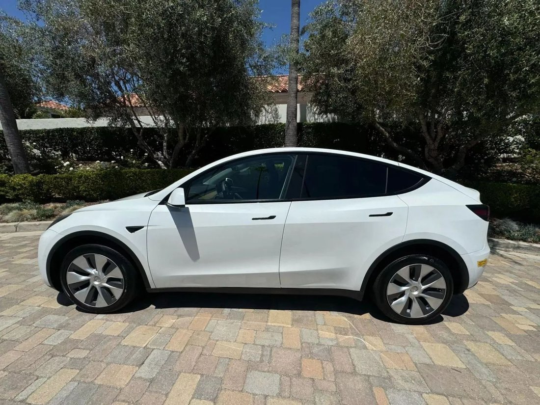 Suv in Riverside, CA, United States 5 - 18595160
