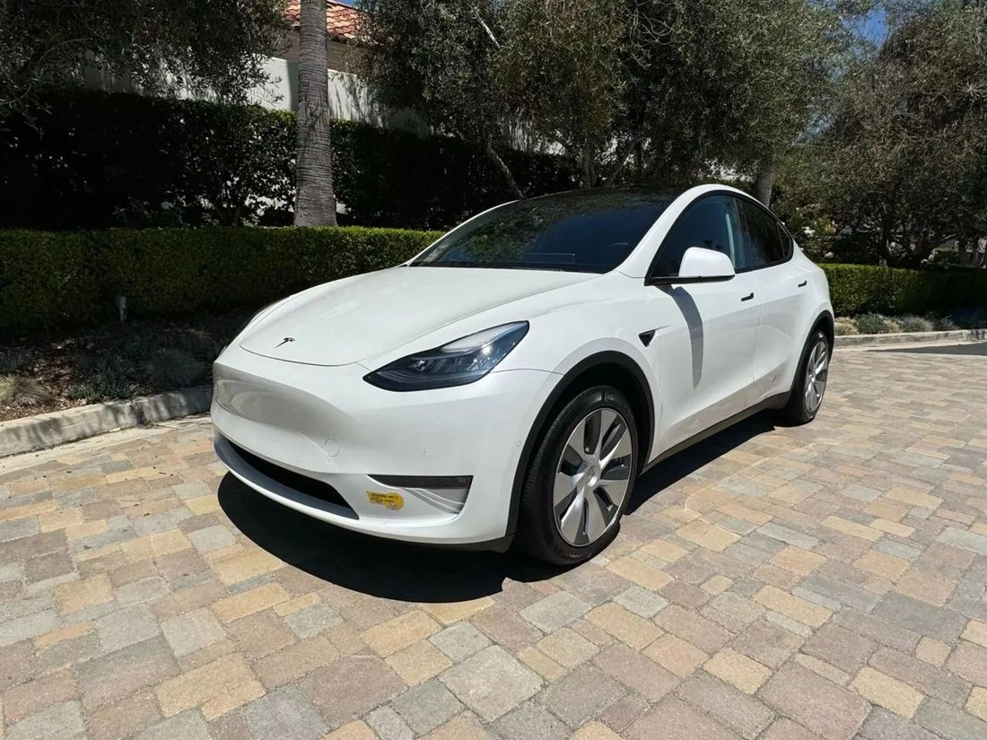 Suv in Riverside, CA, United States 2 - 18595160