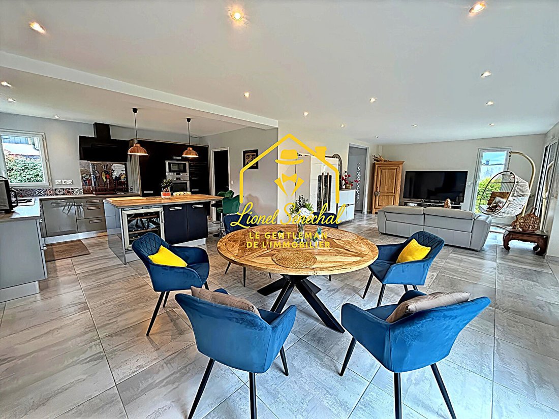 Villa in Arrondissement of Le Mans, Pays de la Loire, France 2 - 18595750