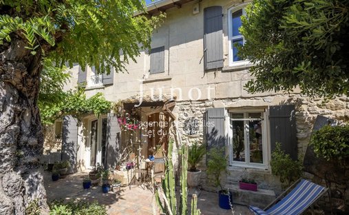 Maisons de campagne à Boulbon, Provence-Alpes-Côte d'Azur, France 1