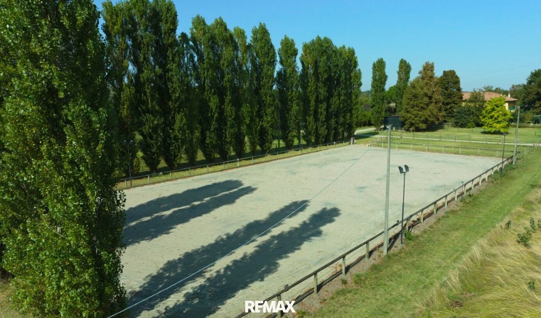 Zola Predosa, Emilia-Romagna, Italy 4 - 18595580
