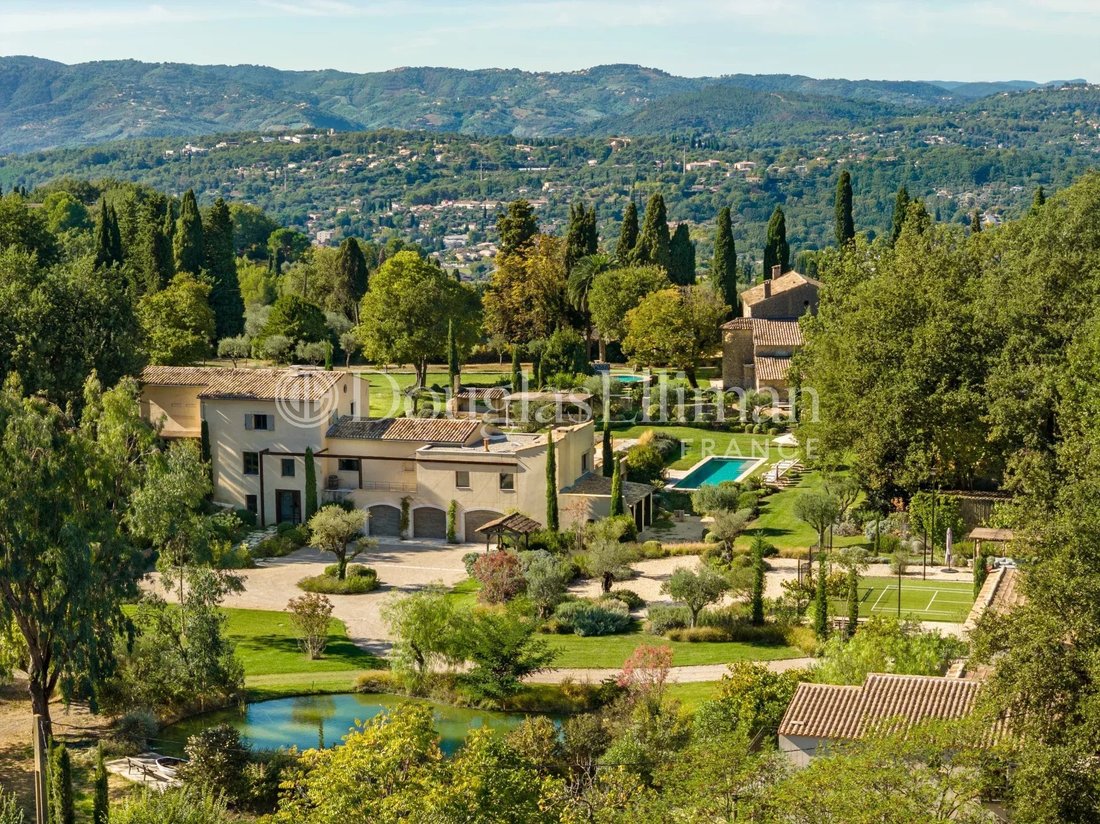 Villa in Grasse, Provence-Alpes-Côte d'Azur, France 1 - 18595441