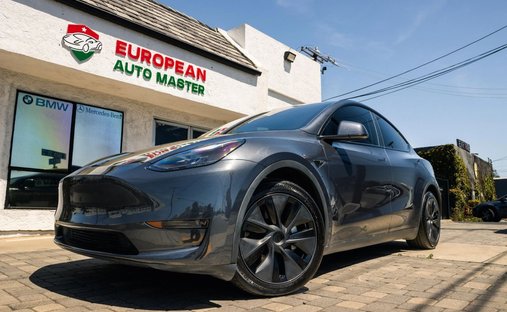 2023 Tesla Model Y Long Range Sport Utility 4D in Costa mesa, CA, United States 1