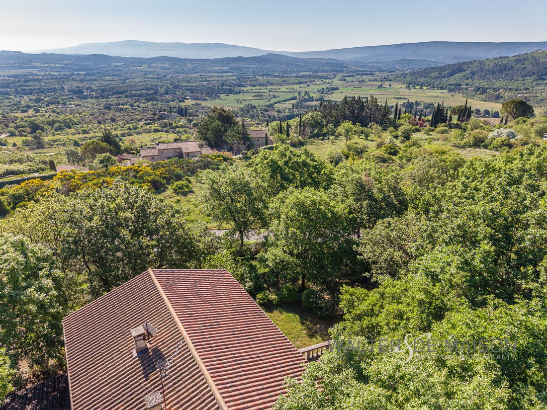 Villa in Gordes, Provence-Alpes-Côte d'Azur, France 2 - 18595749
