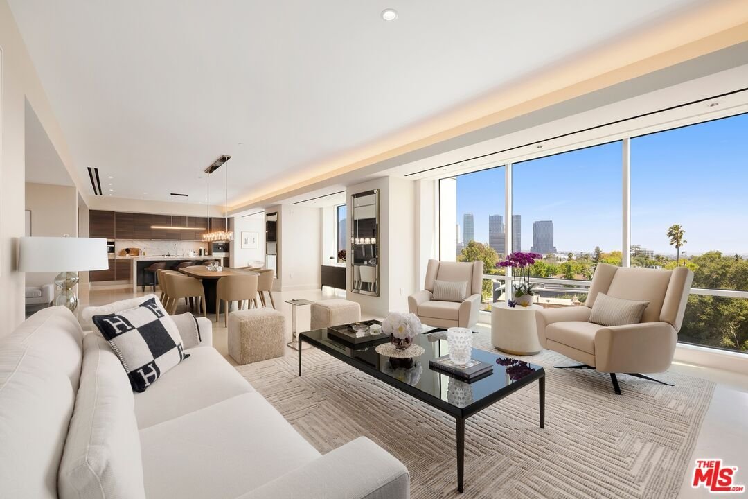 Condo in Los Angeles, California, United States 1 - 18595433