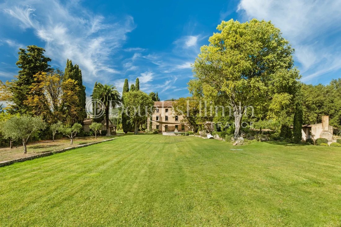Villa in Grasse, Provence-Alpes-Côte d'Azur, France 3 - 18595441