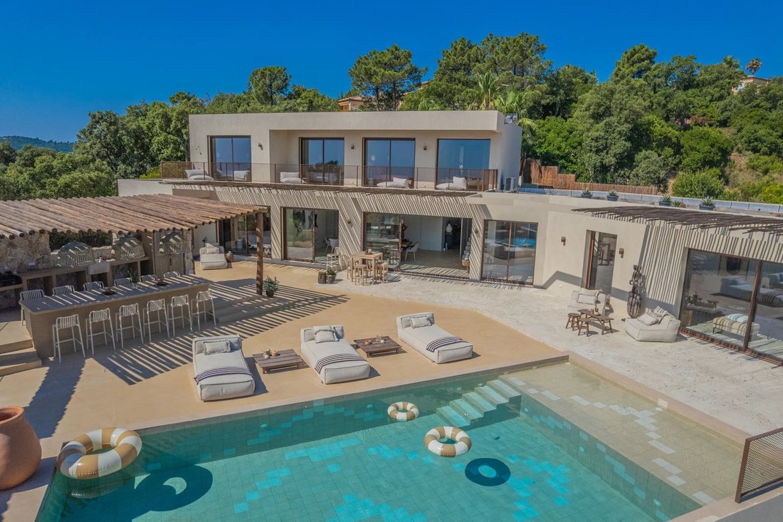 Villa in Frejus, Provence-Alpes-Côte d'Azur, France 2 - 18111371