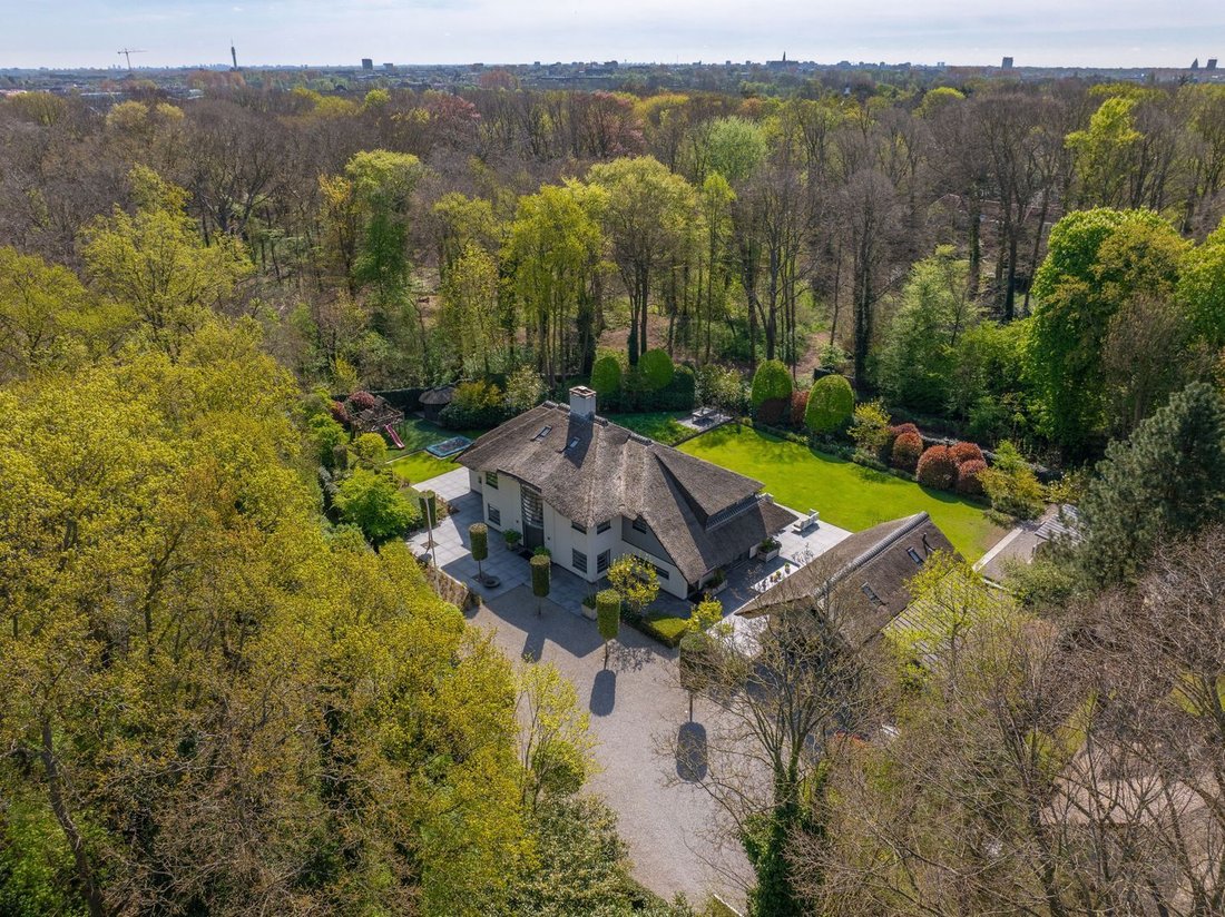 Villa in Bloemendaal, North Holland, Netherlands 3 - 18595462