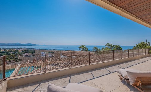 Villa in Frejus, Provence-Alpes-Côte d'Azur, France 1