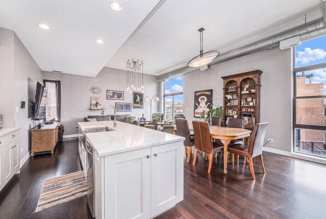 Condo in Chicago, Illinois, United States 2 - 18595369
